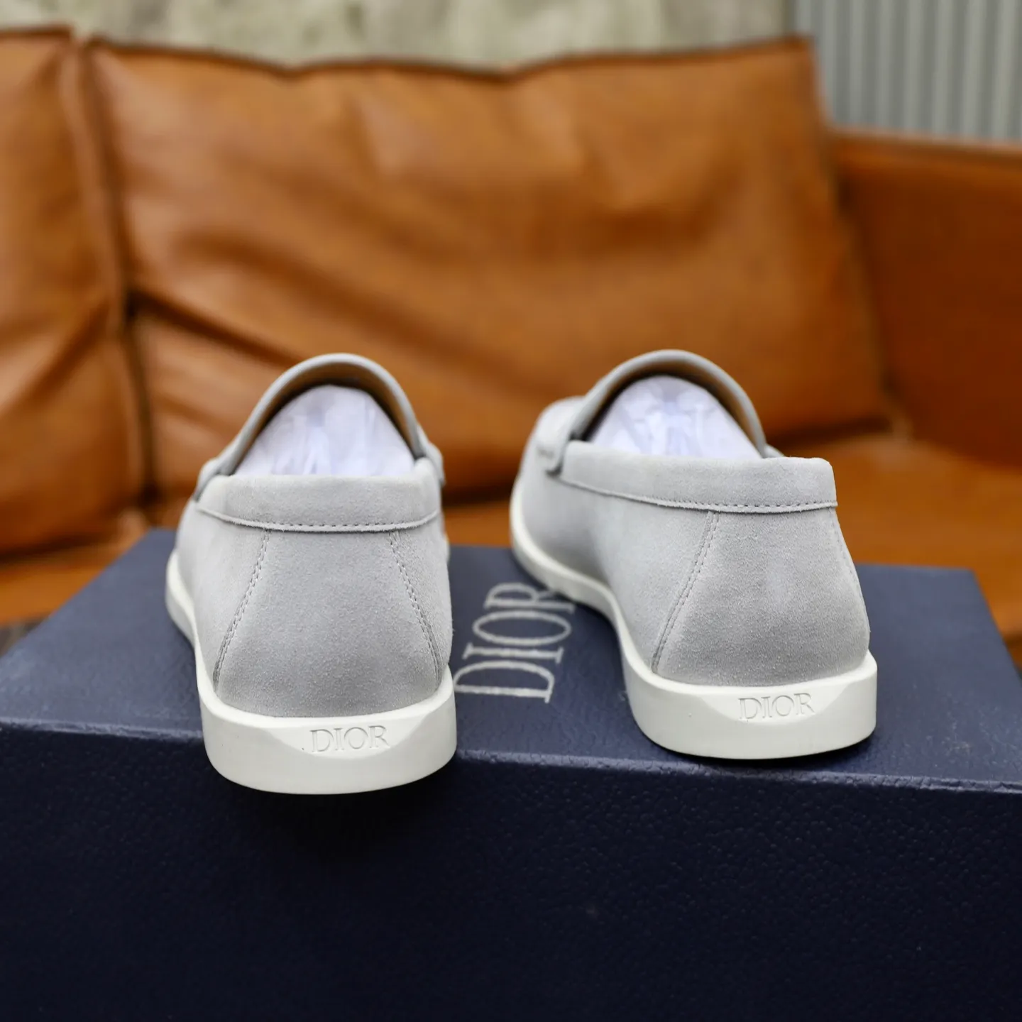 Ex-factory price: 560🙅‍♂️🙅‍♂️🙅‍♂️ Brand: Dior DIOR Standard code: Men's code 38/44 (45 can be customized) Grade: Same as the official website Material: Original cowhide stitching, cowhide lining, original TPU wear-resistant soft outsole Style categories: Leisure and sports version, footwear for driving, young fashion, European and American trends, British style Color: actual picture color